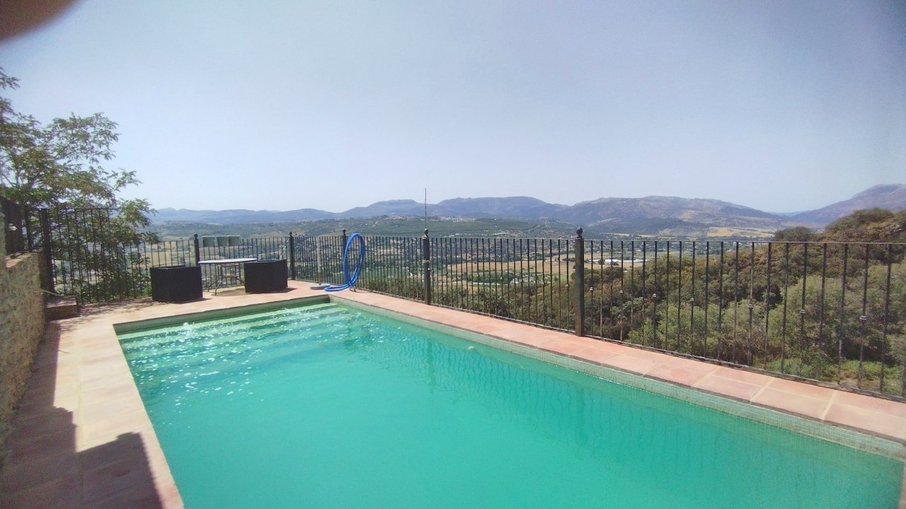 Ronda: Andalusien, Ronda - Finca mit 2 Häusern, 2 Pools und Weitblick! Ronda: Andalusien, Ronda - Finca mit 2 Häusern, 2 Pools und Weitblick!