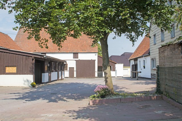 Bayer, nahe Nürnberg, Reitanlage mit Reithalle und mehreren Häusern zu verkaufen