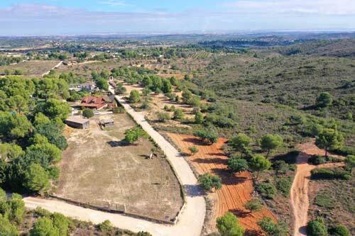 2531 spanien, valencia, montserrat, finca mit pferdestall zu verkaufen